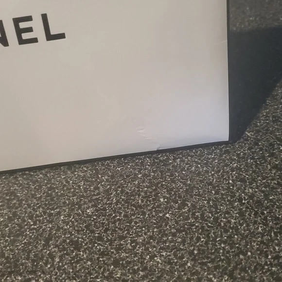Chanel White Gift Boxes - Picture 11 of 14
